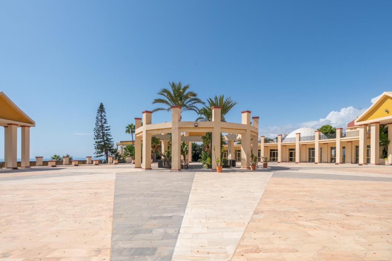 Soek La Romana Seafront Марбелья Екстер'єр фото